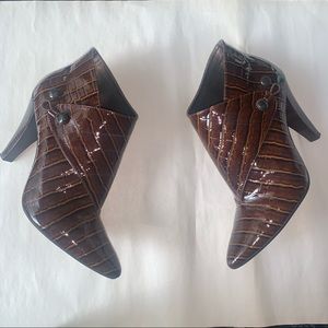 🎉HP🎉Via Spiga Lydia Bootie in Espresso, sz 7.5